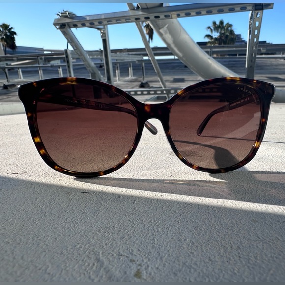 😎COACH- Geometric Sunglasses, Dark Tortoise, Preowned - Picture 4 of 13